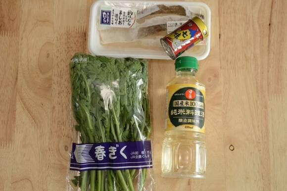 タラと春菊の七味鍋