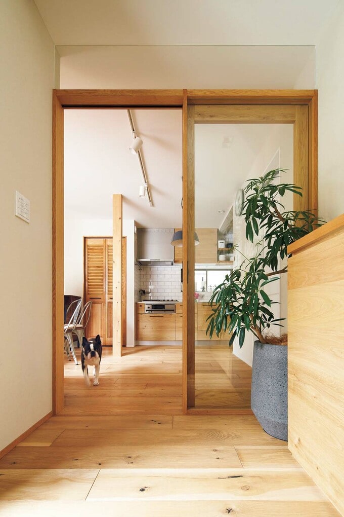 ガラス入りの扉