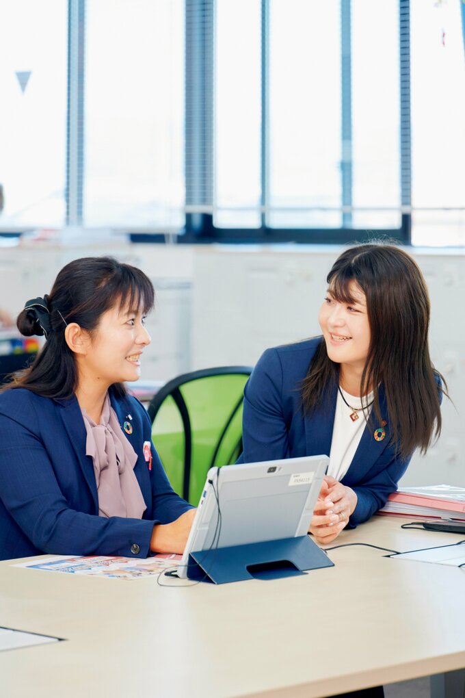 東島さんとチームの女性