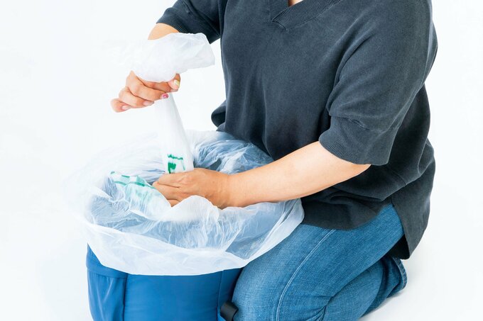 内側のゴミ袋を縛る