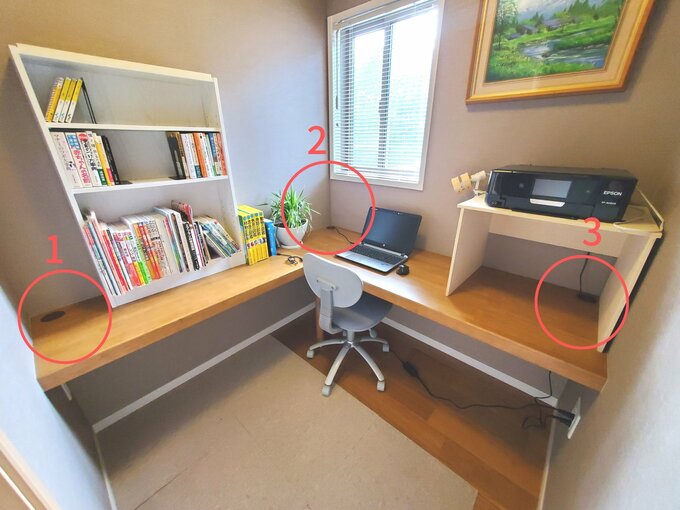 3か所ある配線孔