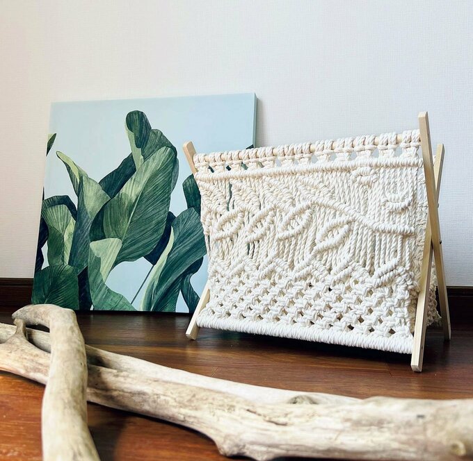 マガジンラックに編み込み