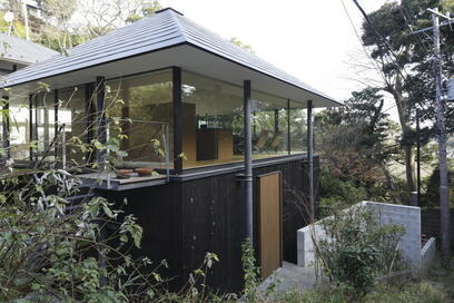 【注文住宅事例】見晴らしの良いキッチンと十和田石のオープンなバスがある家