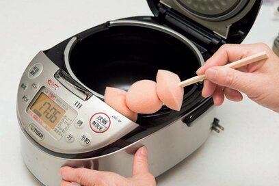 まるでおでん！炊飯器の掃除に便利なスポンジ棒のつくり方