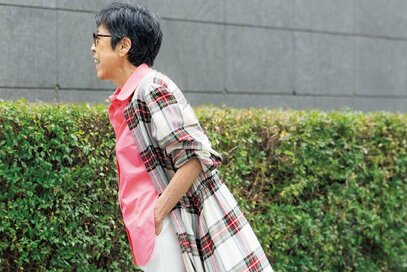 70代、定番も流行も着こなすコツは「自分らしさ」。アクセサリーはなくてもいい