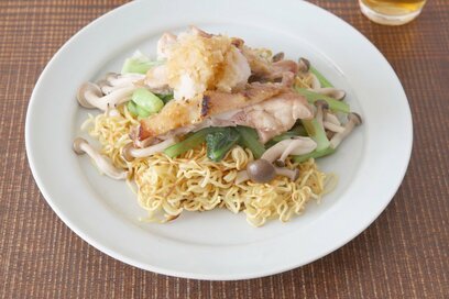 休日ブランチは、ジューシーで ボリューム満点！ 鶏グリルのおろし焼きそば