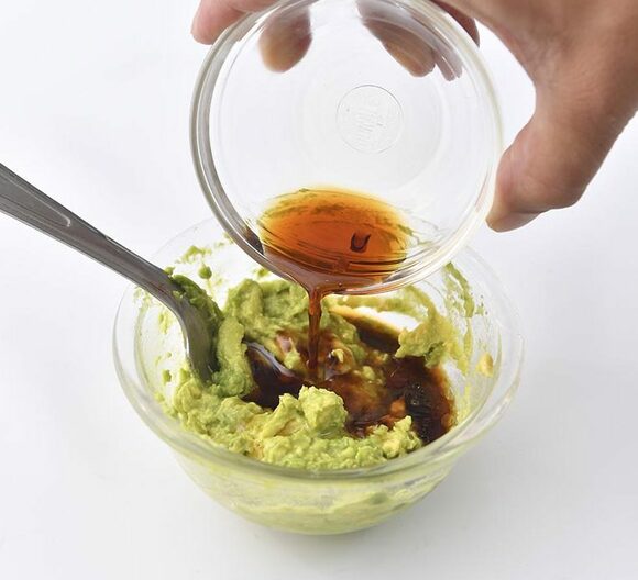 アボカドペーストに、ワサビじょうゆの代わりにめんつゆを混ぜる