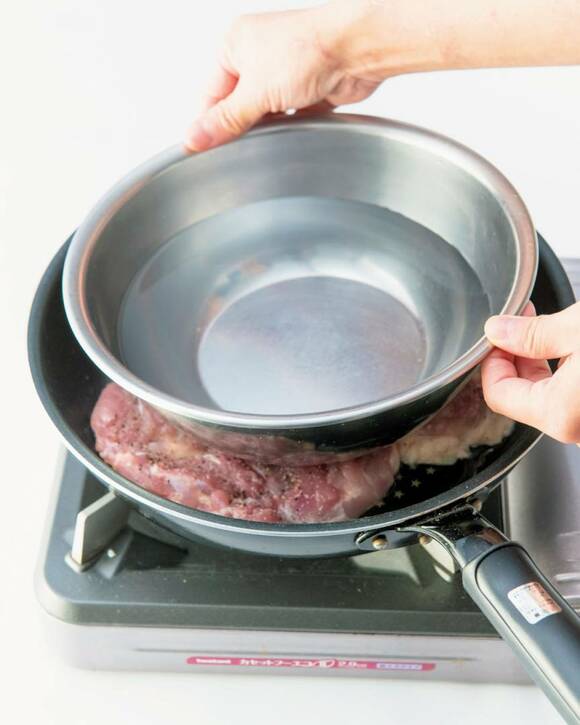 チキンの上にボウル