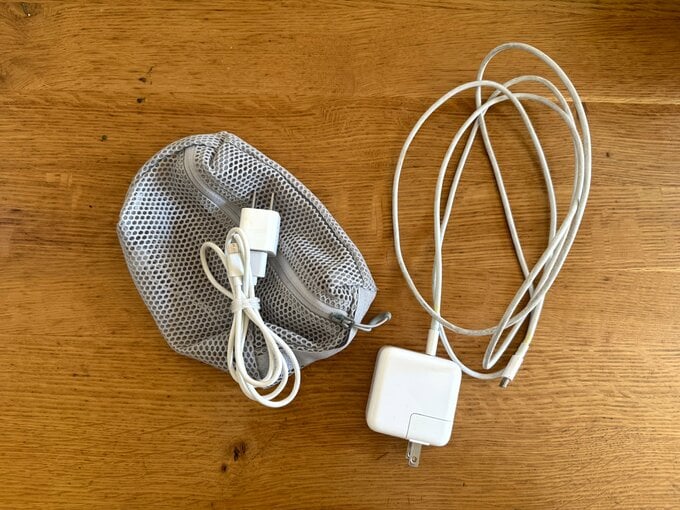 充電器・ケーブル類