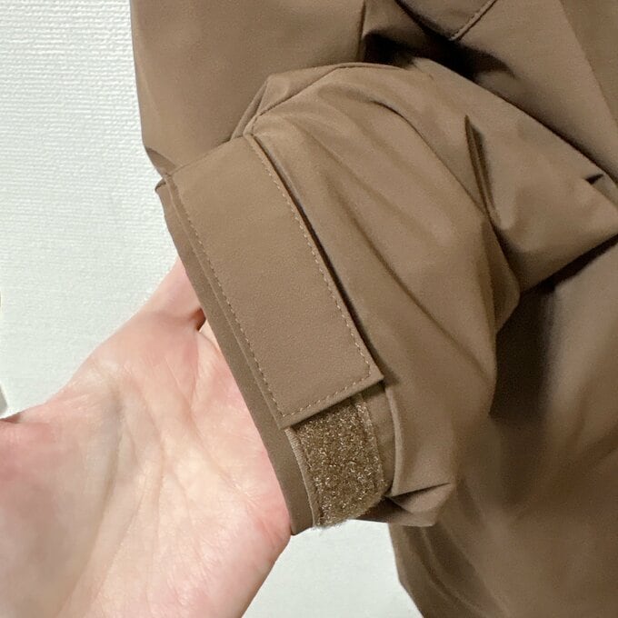 GU ウォームパデットパーカ　袖口