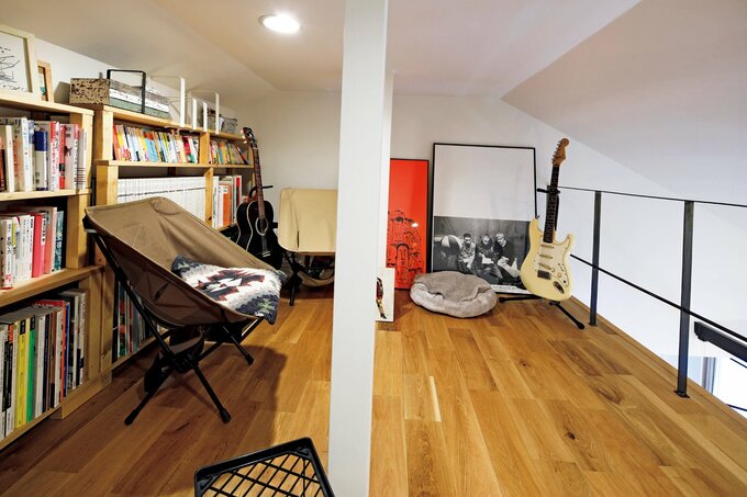 ほどよいこもり感があり、居心地のよさそうなグルニエ