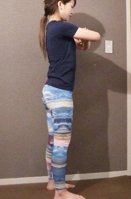 下腹部にぐっと力を入れると、いい姿勢をキープしやすいです。