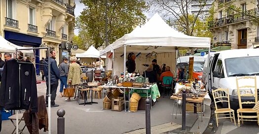 日本とフランスでこんなに違う「服のもち方・考え方」。バナナバッグは必需品