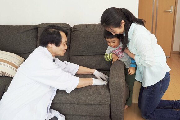 ダニが潜みやすい布製ソファ