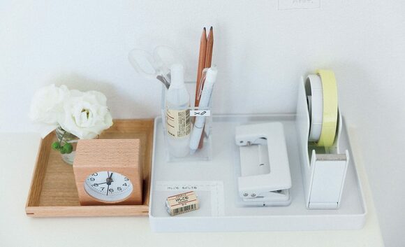 文房具はトレーに