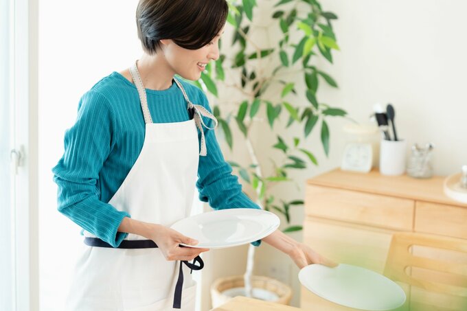 家事をする女性