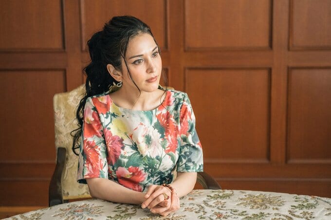 インタビューに答えるサヘルローズさん