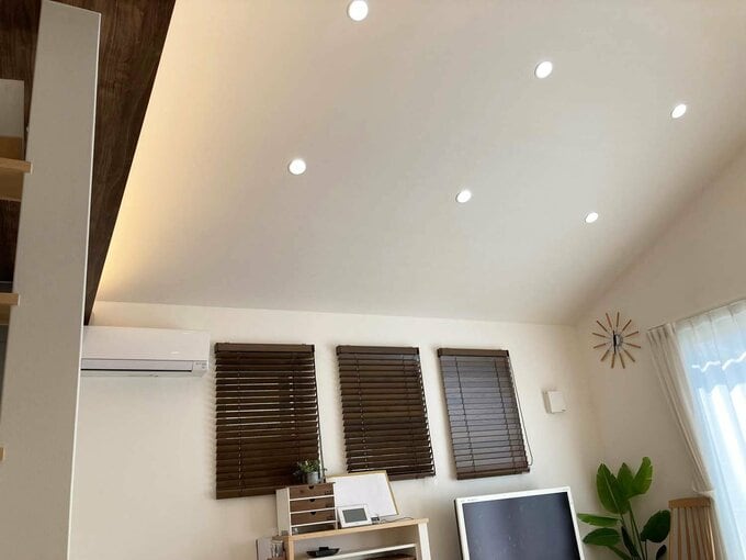 勾配天井のダウンライト