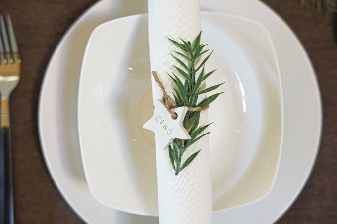 白食器とナプキン