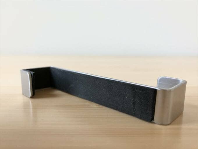 ハンガーフックの内側にクッション素材