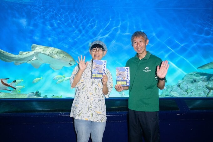 奥深い「サメ」の世界。人気絵本作家のこたさん(左)と カリスマ飼育員の徳永さん(右)がその魅力を語ります