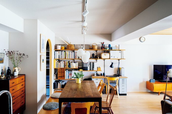 キッチンから見たダイニング