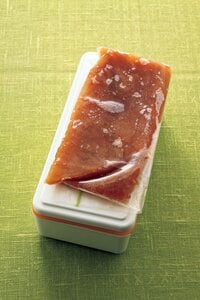 タレはお弁当の大きさに合わせて冷凍