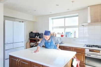 90歳・現役の料理家が「習慣にしていること」。買い物中にオリジナル脳トレ、お風呂で体操