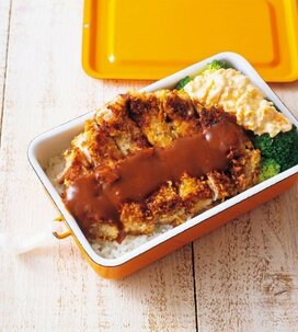 みきママの揚げない「デミカツ」弁当。豚こま肉でこのボリューム！