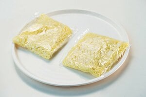 麺を電子レンジにかけてから炒める