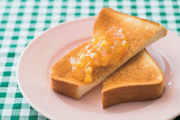 食パンにジャム