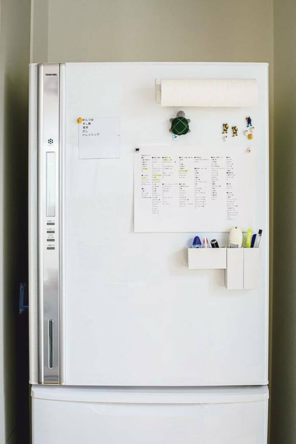 冷蔵庫にマーカーやペンなど