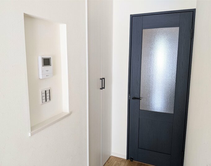 リビング入口のクローゼットの様子