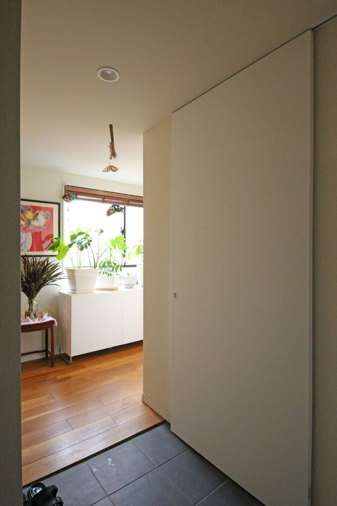 マンションリノベーションの玄関事例