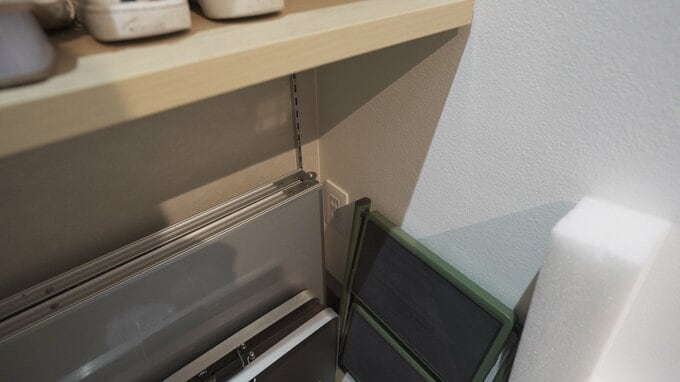 玄関土間収納内のコンセント