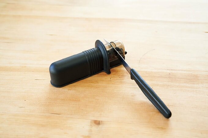 包丁と研ぎ器