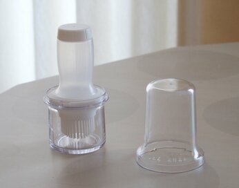 キャップはあえて外して収納。ちょっとしたことで家事の時短に