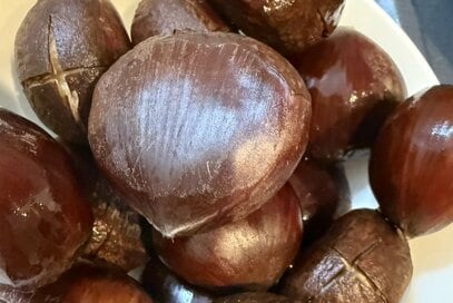 面倒な「栗の皮むき」がラクになるコツ。栗本来の味を楽しめるアイディアレシピも