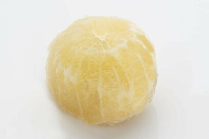 グレープフルーツの皮を驚くほど簡単にむく方法