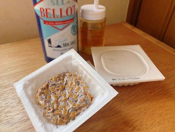 腸活には納豆。付属のタレよりしょうゆやオリーブオイルがおすすめ