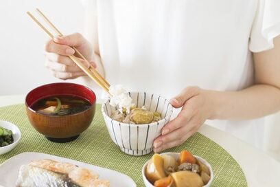 偏った昼食のあと起きがちな「偽の空腹」とは？ダイエット中の人は要注意！
