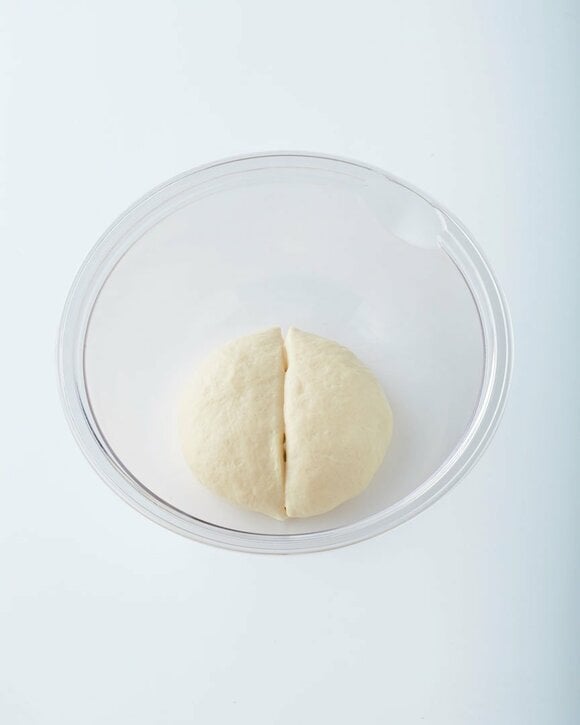 2等分にしたパン生地