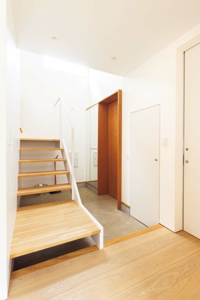 土間スペースを広く取った玄関