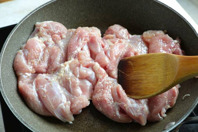 フライパンにお肉