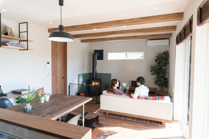 キッチンからリビング