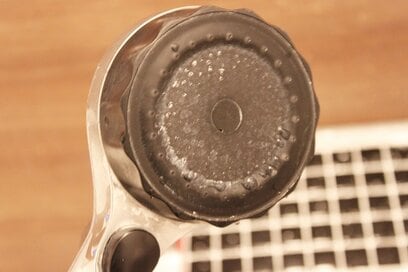 大掃除の敵、がんこな水アカも手間なくすっきり！「クエン酸泡スプレー」がスゴイ