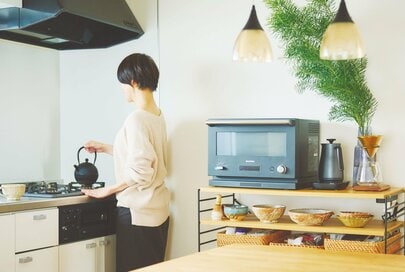 50代ひとり暮らし「キッチン＆食器収納」の工夫。“ものが増えすぎない”マイルールで快適に