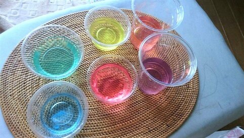 100円グッズでバルーンマットも！家で楽しめる簡単遊び