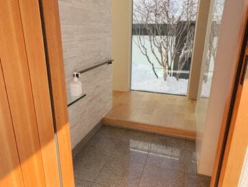 玄関のたたきに床暖房がある暮らし。意外なメリット＆デメリットは？