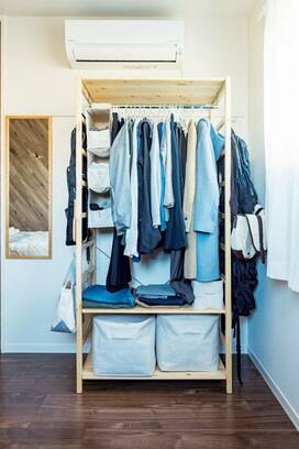 「しまわない」のに部屋が片づく、ズボラ収納術